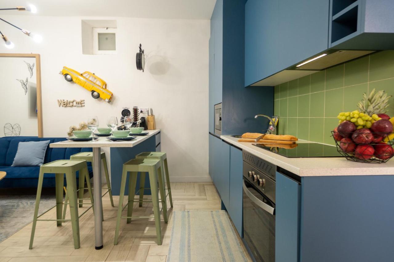 Cozy Apartment Puerta Del Sol & Private Patio Madri Exterior foto