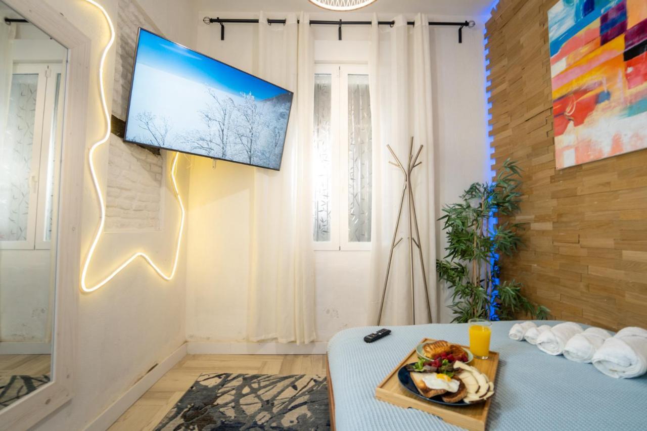 Cozy Apartment Puerta Del Sol & Private Patio Madri Exterior foto