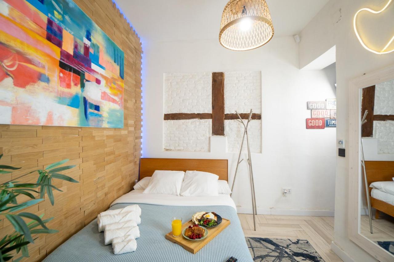 Cozy Apartment Puerta Del Sol & Private Patio Madri Exterior foto